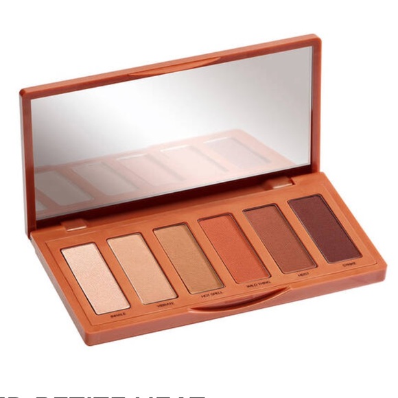 Brand new Urban Decay Petite Heat Palette - Picture 2 of 7